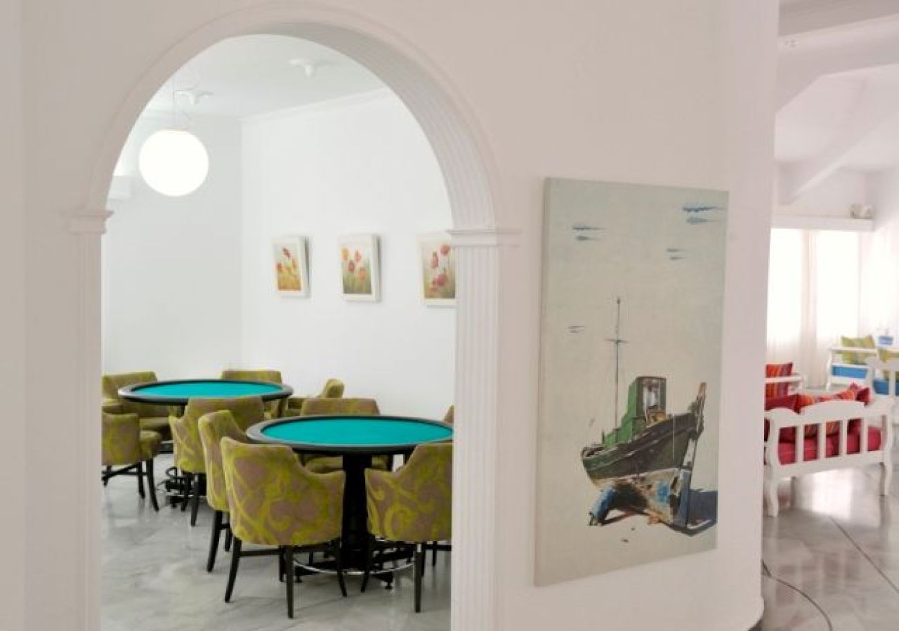 Narges Hotel 4*