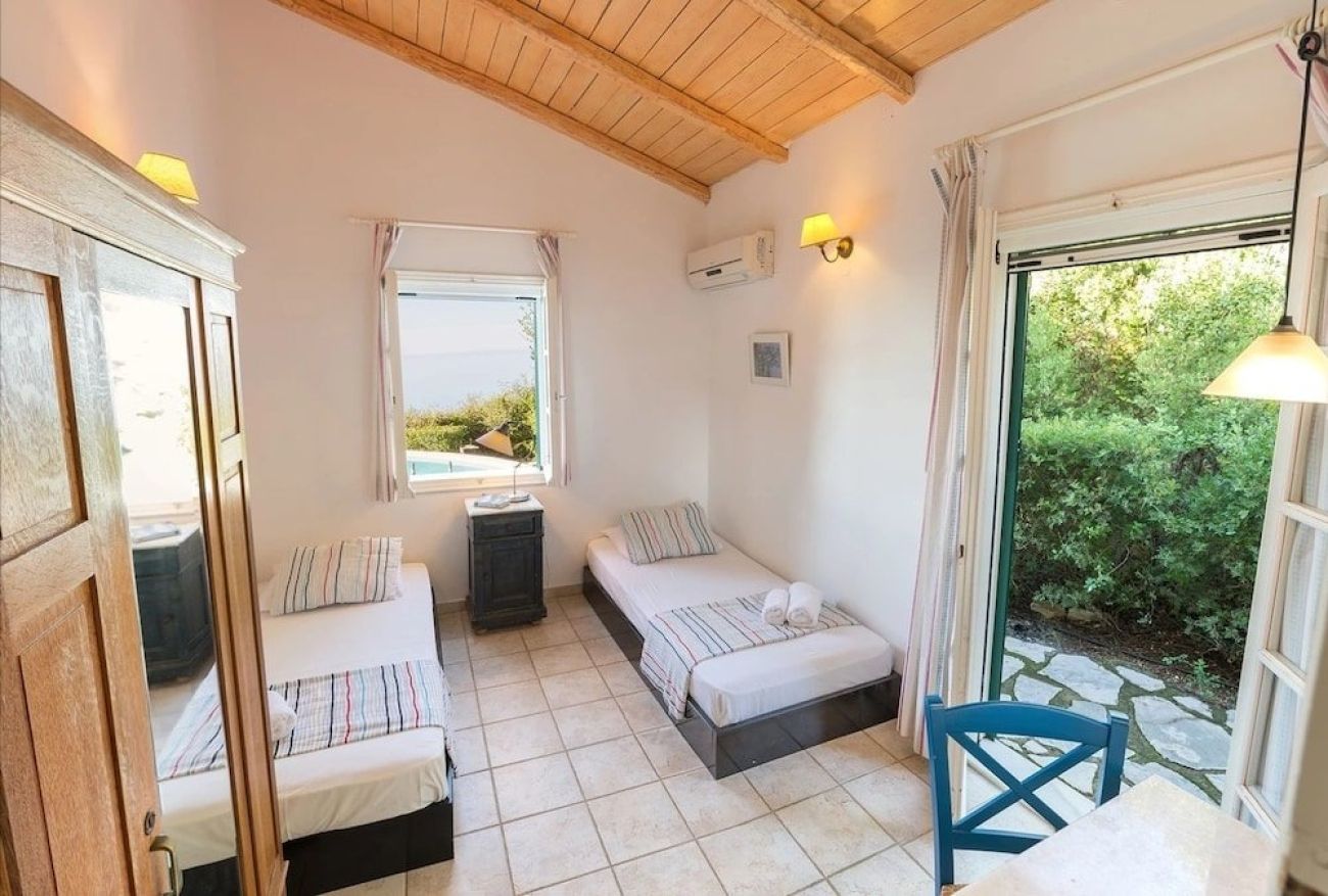 Agios Nikitas 2*