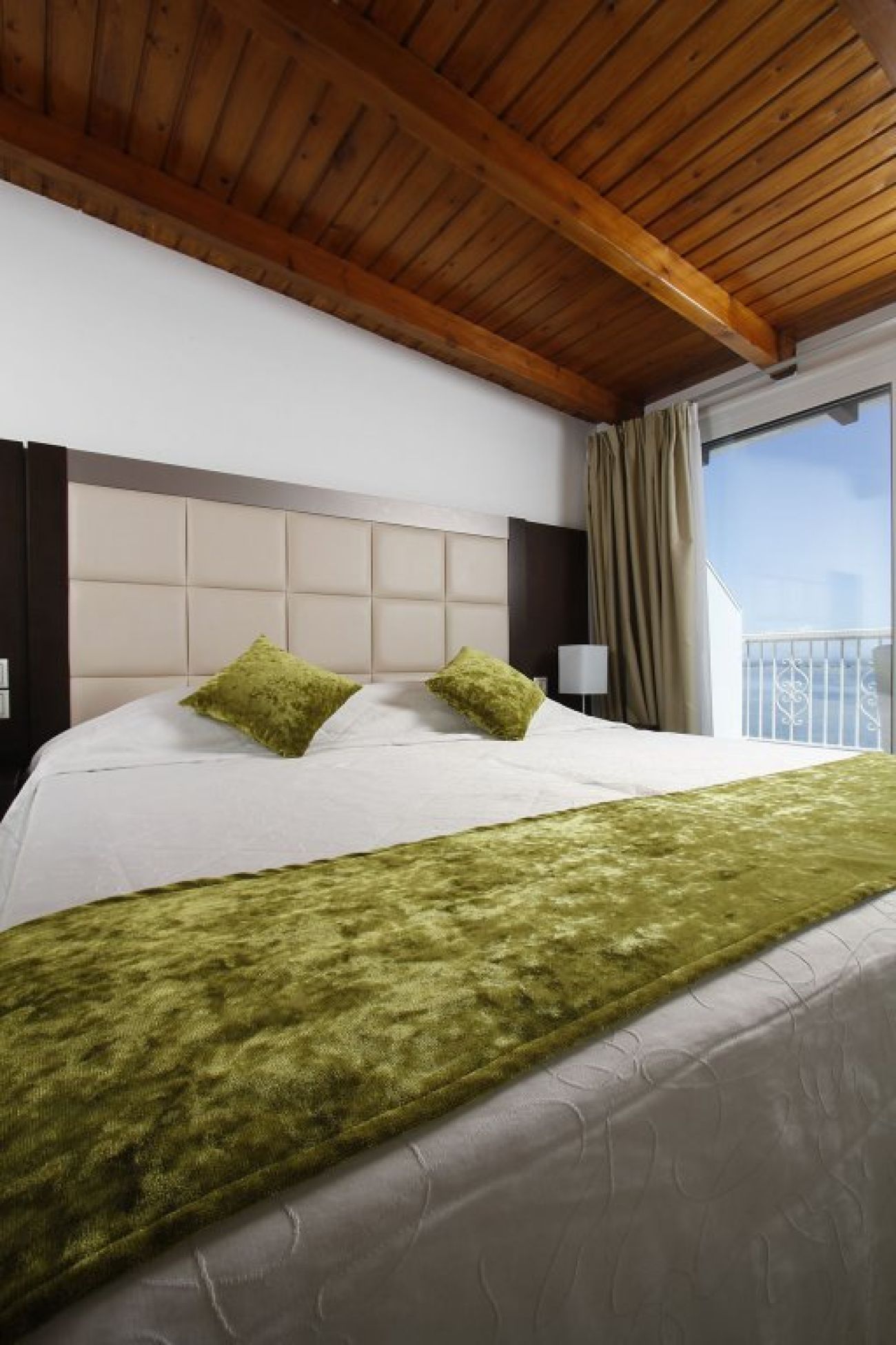 Nirikos Hotel 2*