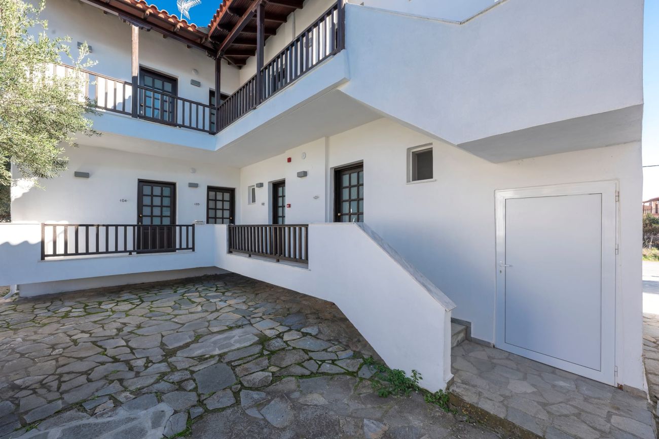 Eleon Suites