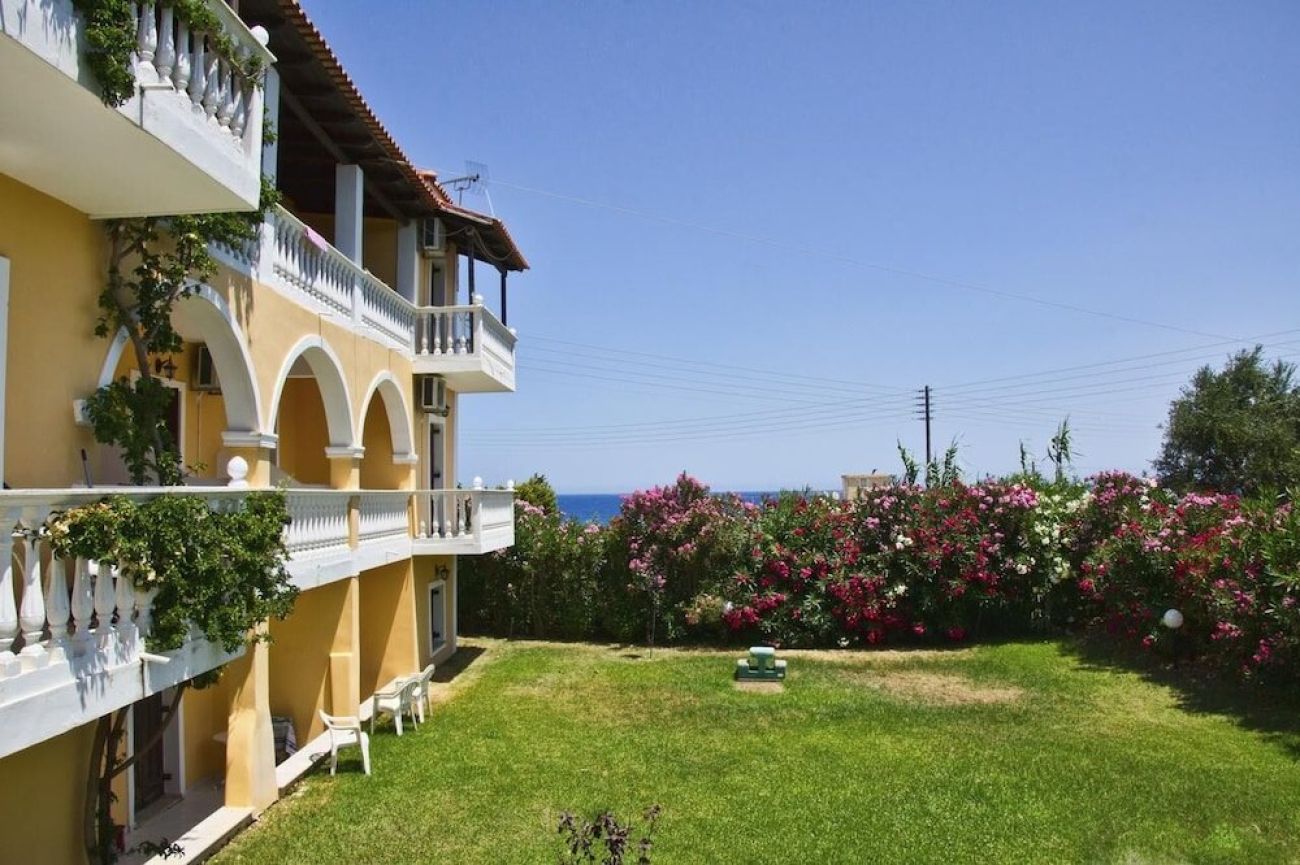 Studios Petra 2*