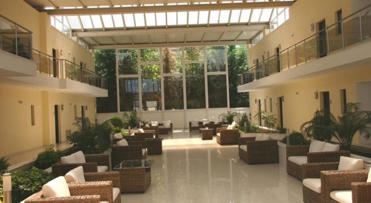 Naias Beach Hotel 3*