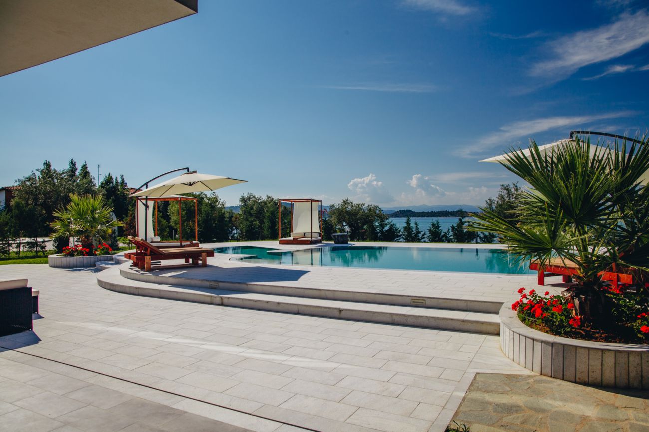 Villa Chrisa 4*