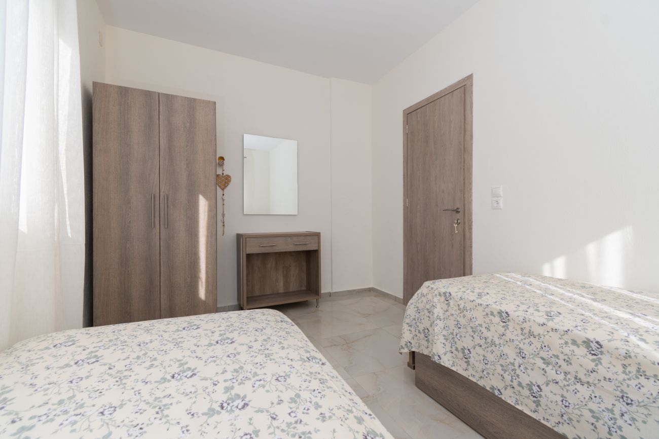 Paradise House 2*