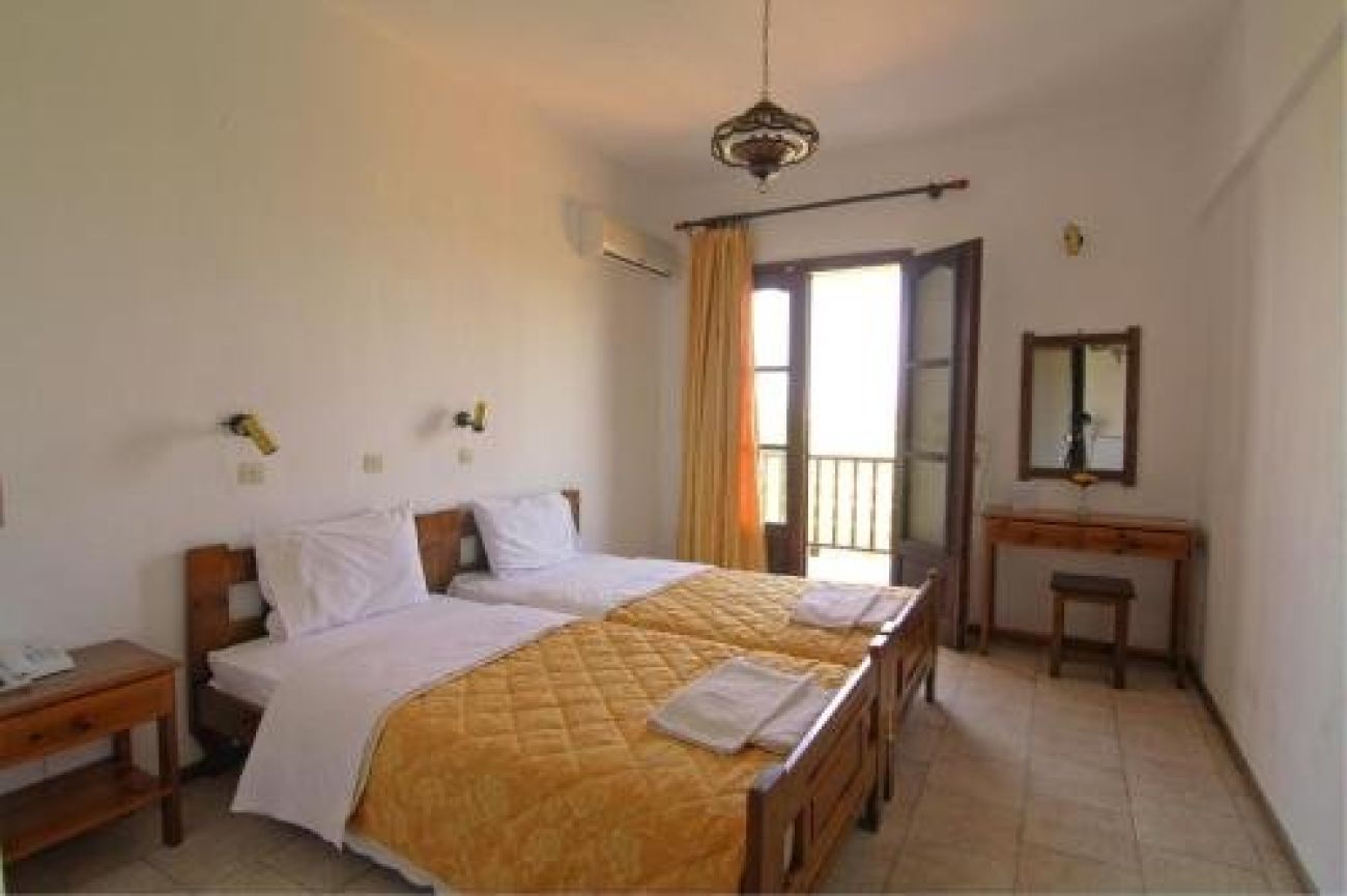 Nefeli Hotel 3*