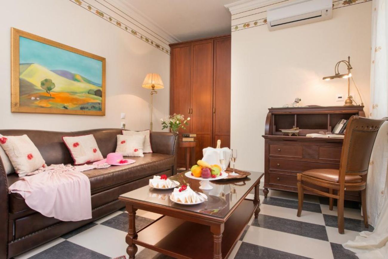 Enavlion Hotel 4*