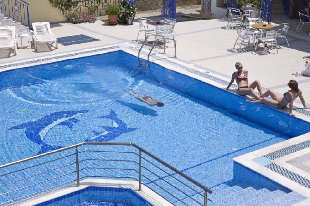 Stratos Hotel 3*