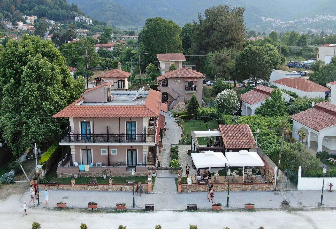 Kamelia & Semeli Hotel 2*
