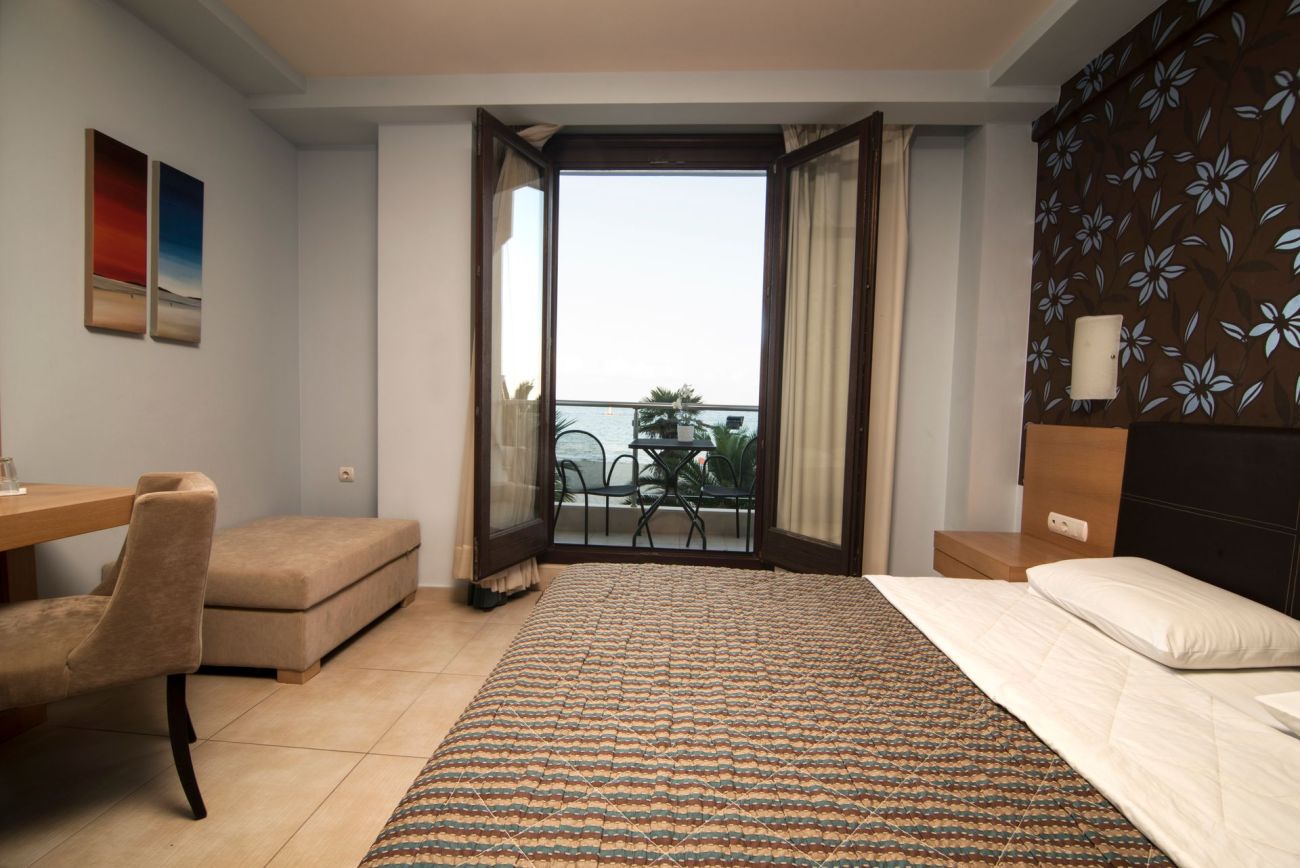 Mistral Seaside Hotel 3*