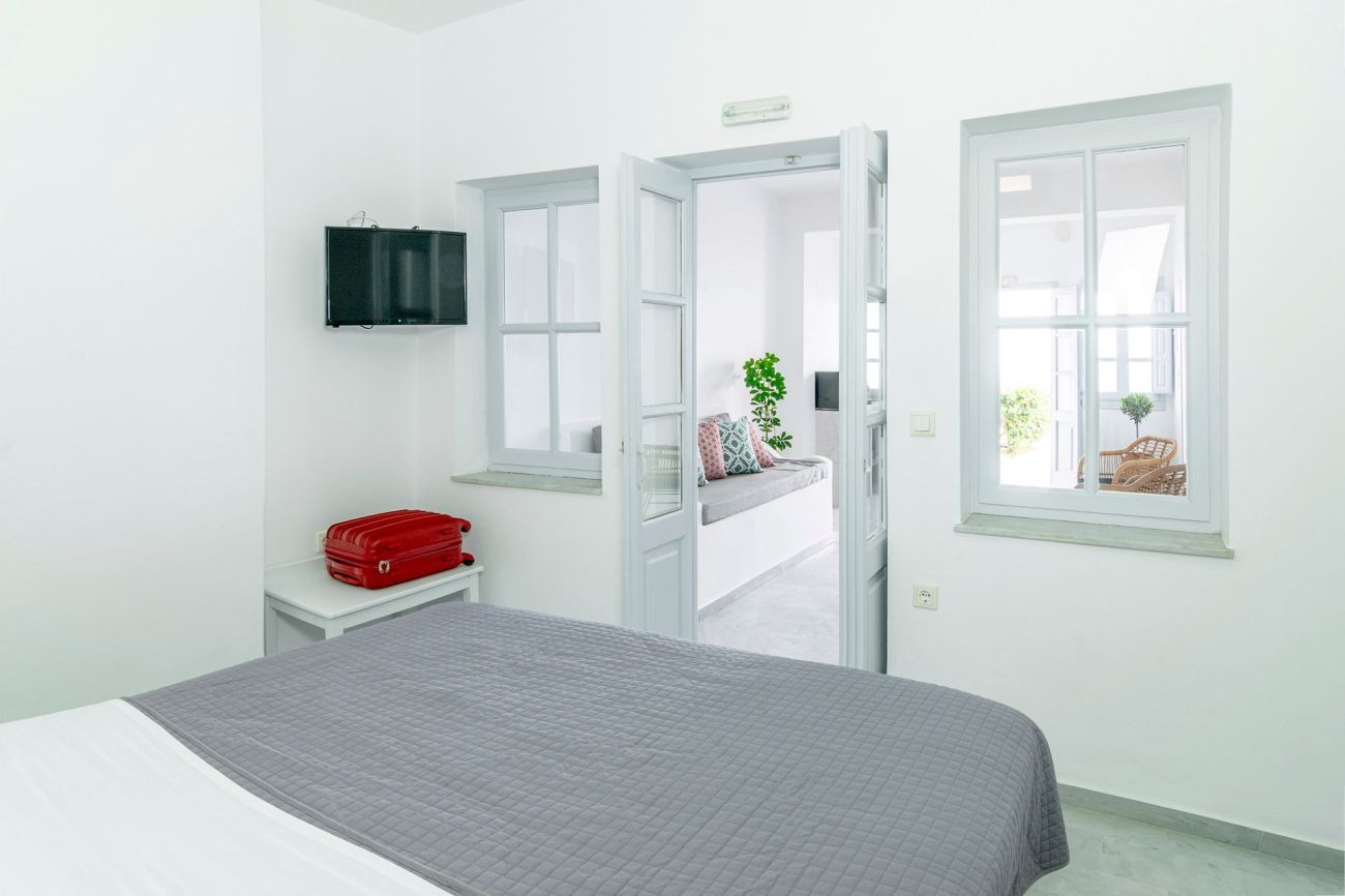 Phaos Santorini Suites 5*