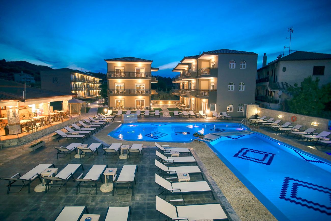 Royal Hotel and Suites 4*