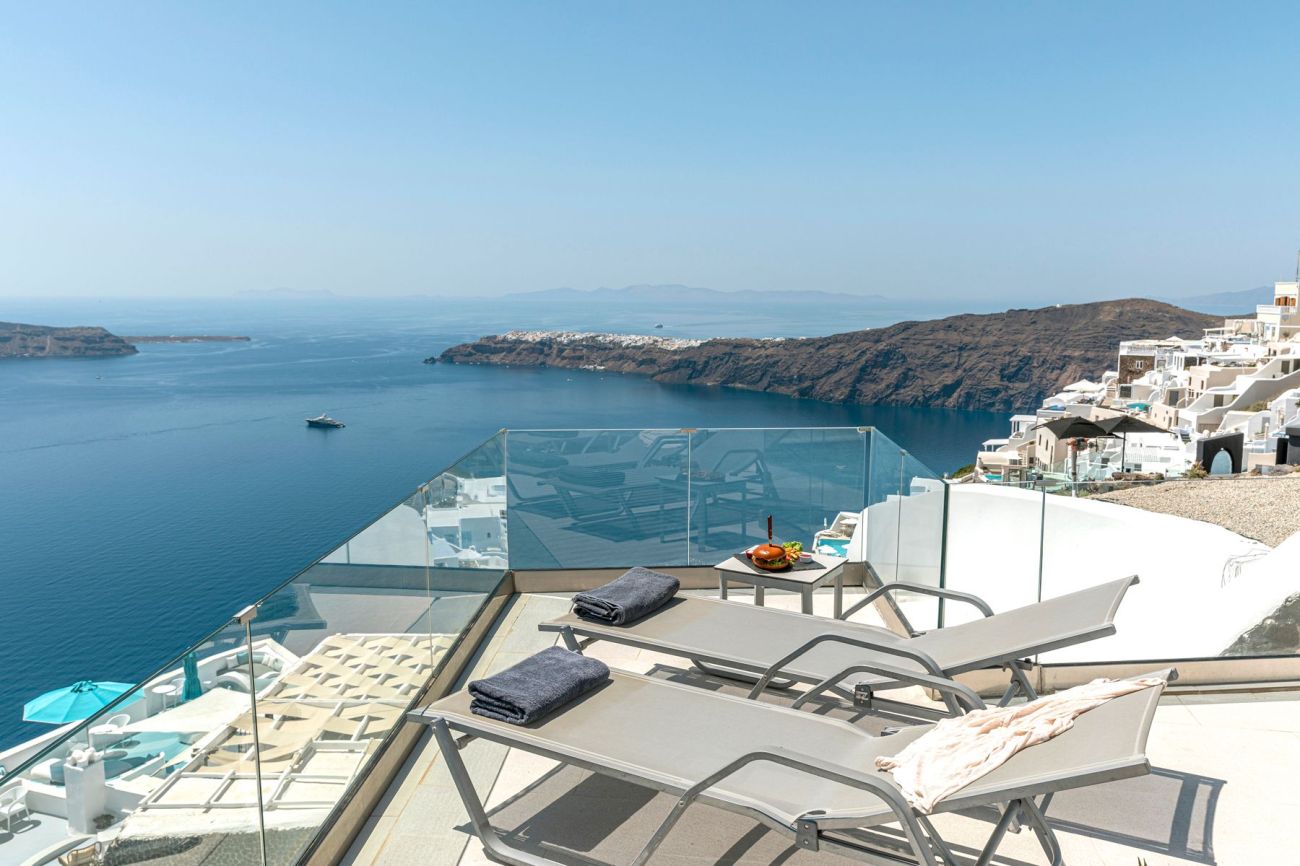 Pearl on the Cliff Hotel & Suites 4*