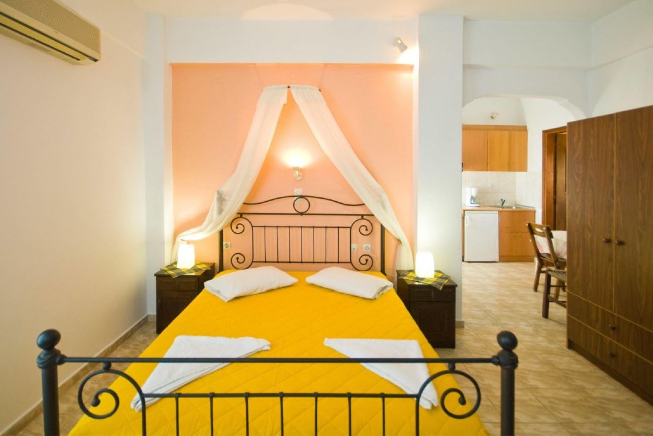Anessis Santorini 3*