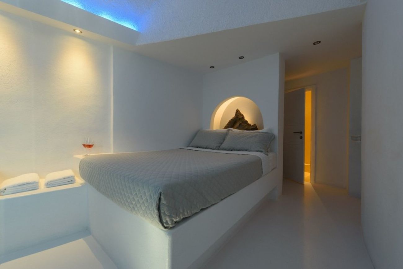 Abyssanto Suites & Spa 4*