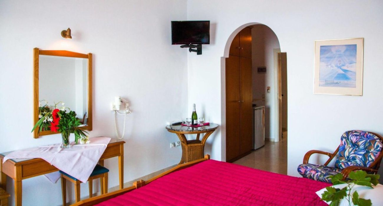 Irini'S Rooms Fteouras 2*