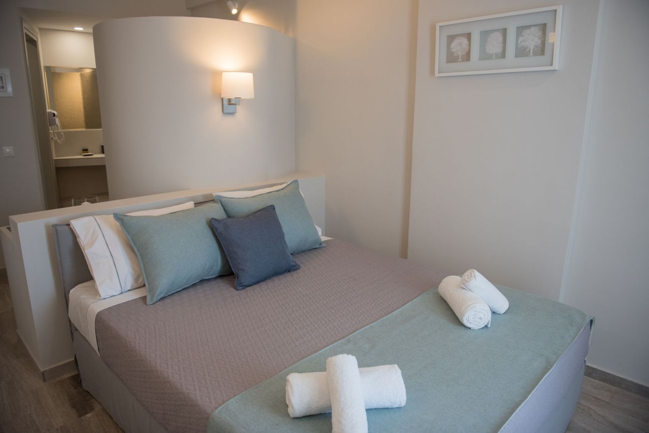 Fomithea Hotel Santorini 3*