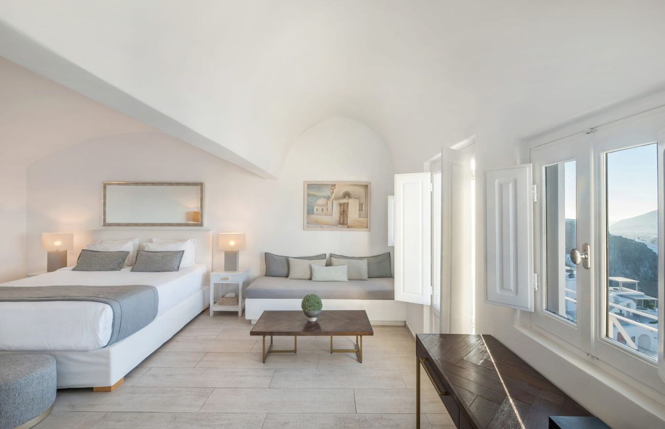 Aqua Luxury Suites Santorini 5*