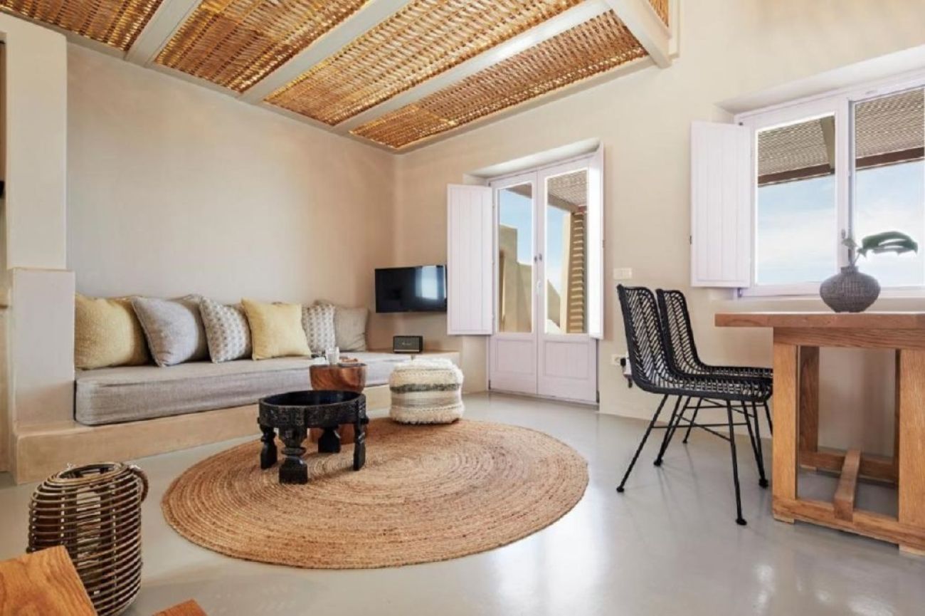 Santorini North Villas 3*