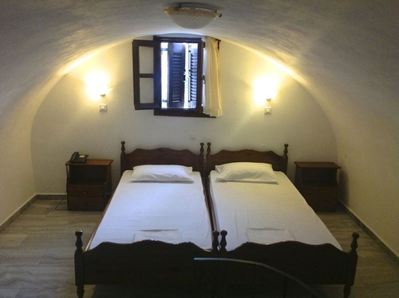 Artemis Perissa 3*