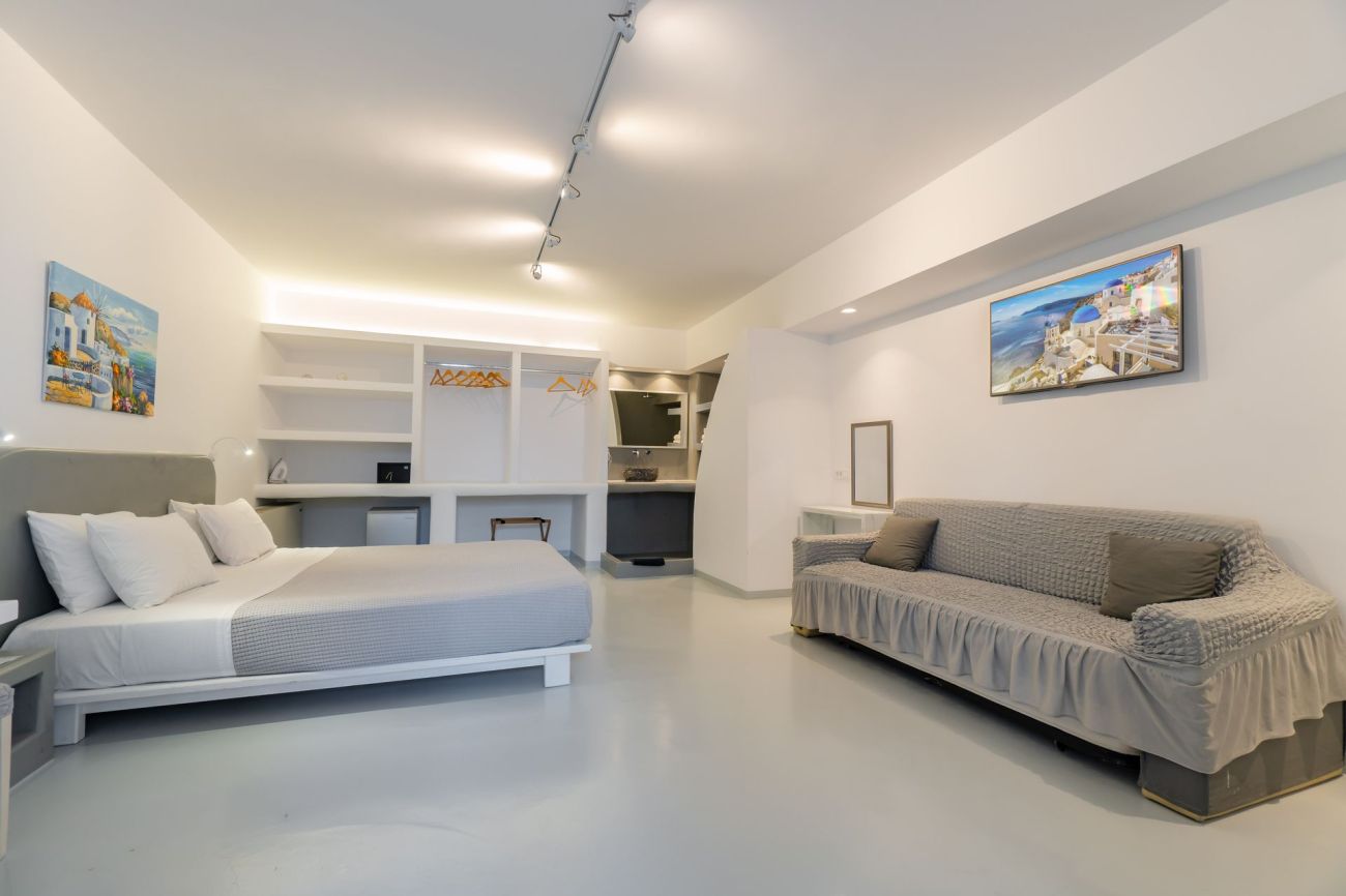 Central Fira Suites