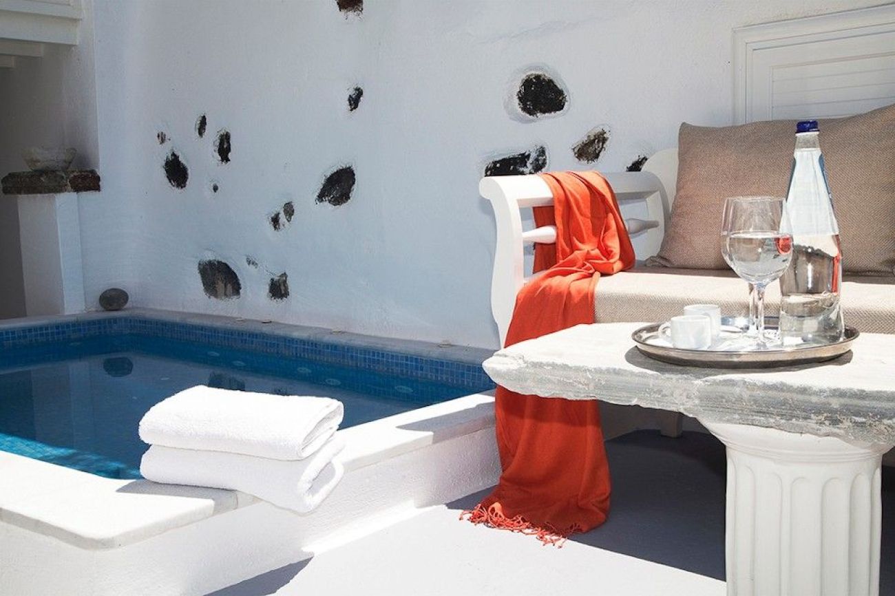 Whitedeck Santorini