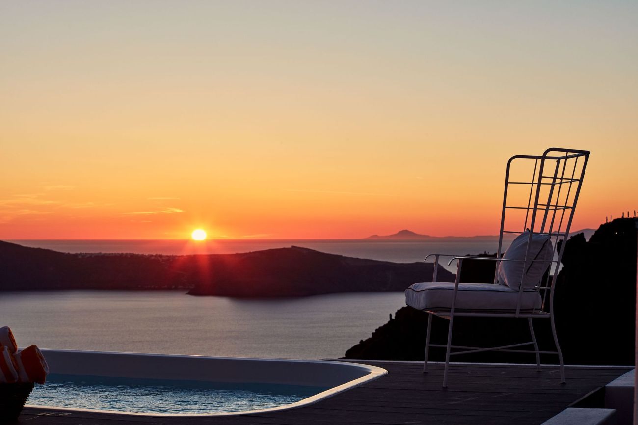 Katikies Chromata Santorini - The Leading Hotels of the World 5*