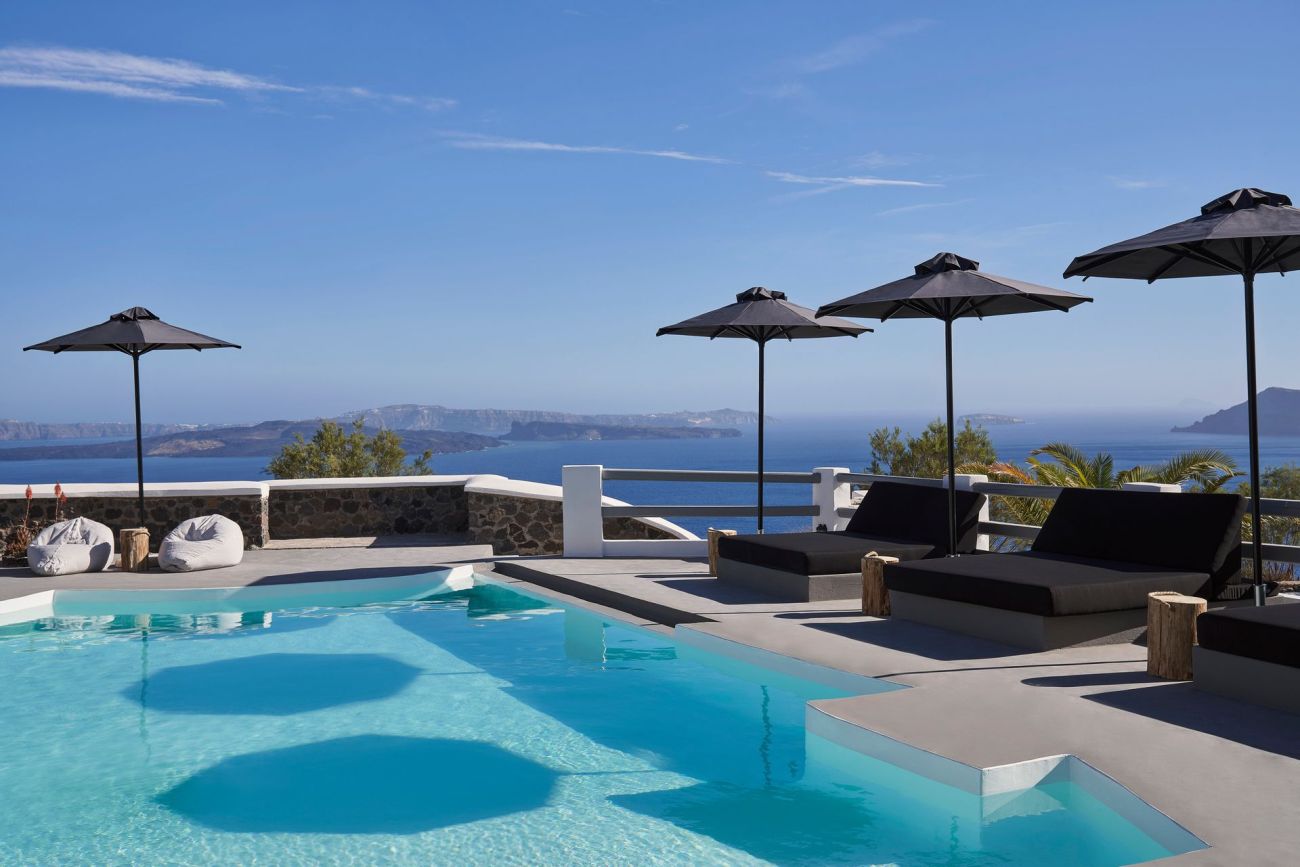 Mr. & Mrs. White Santorini 4*