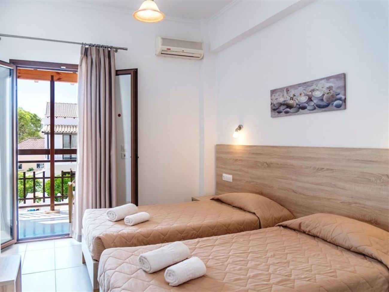 Lefkimi Hotel 2*