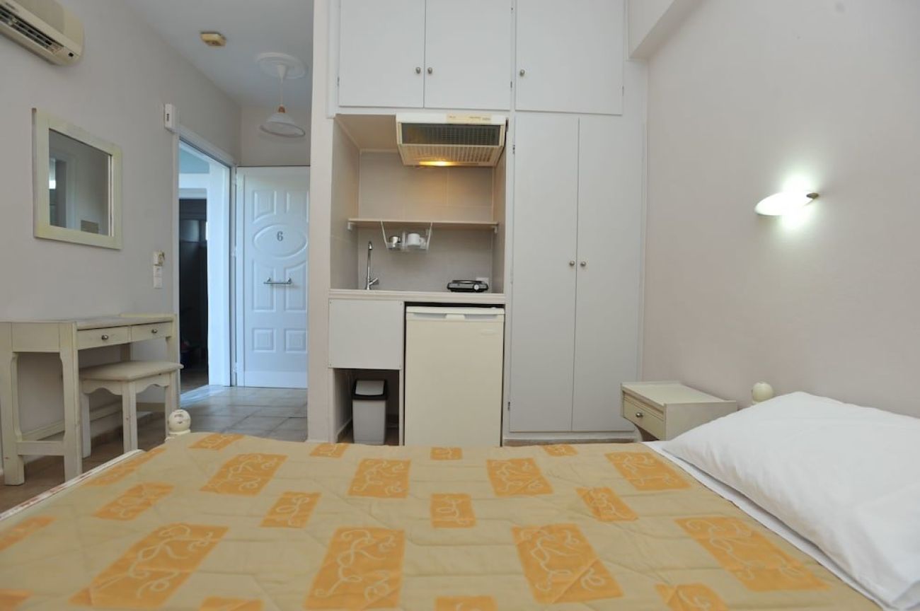 Annaliza Aparthotel 3*