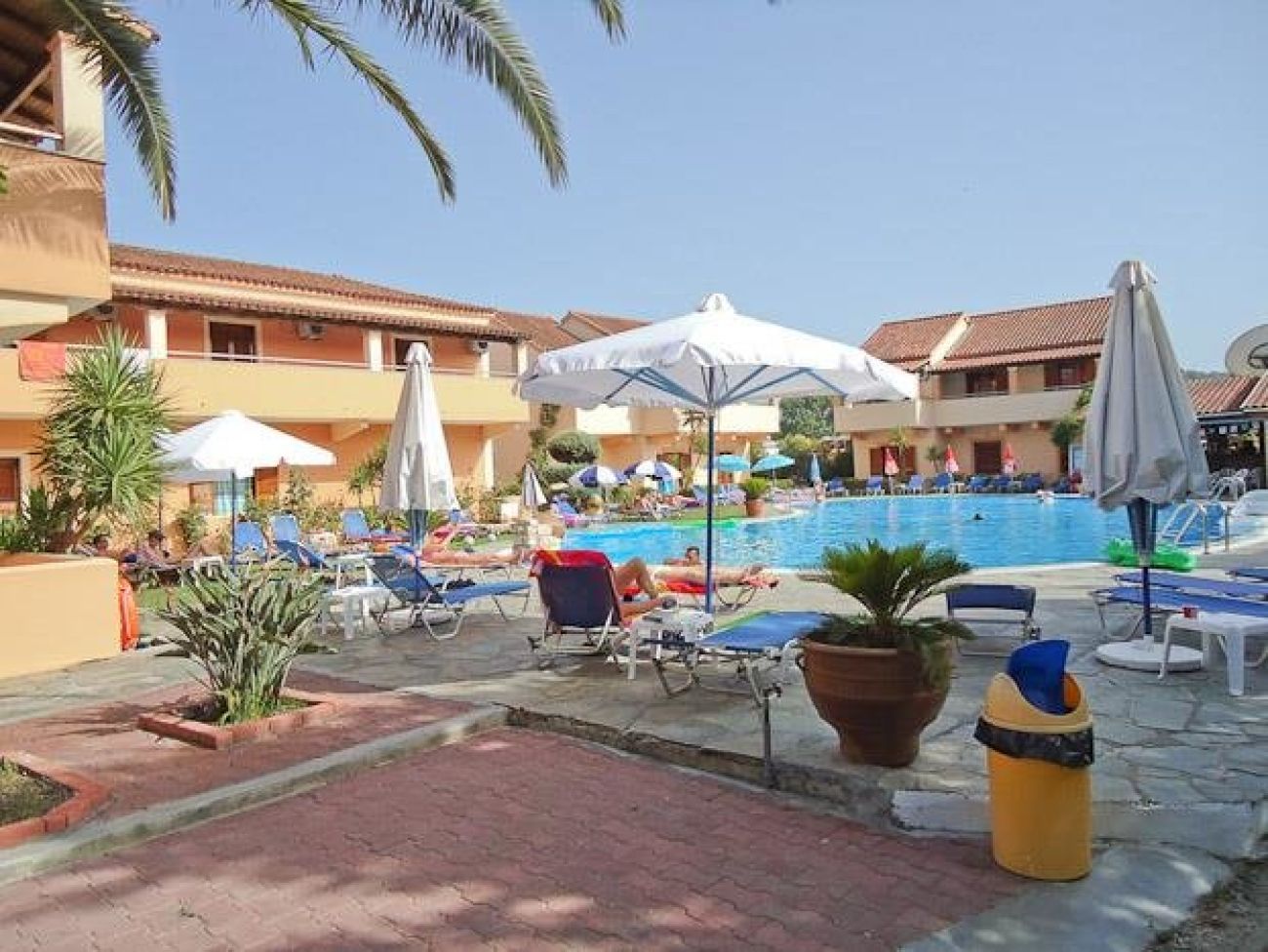 Eleni Apartments