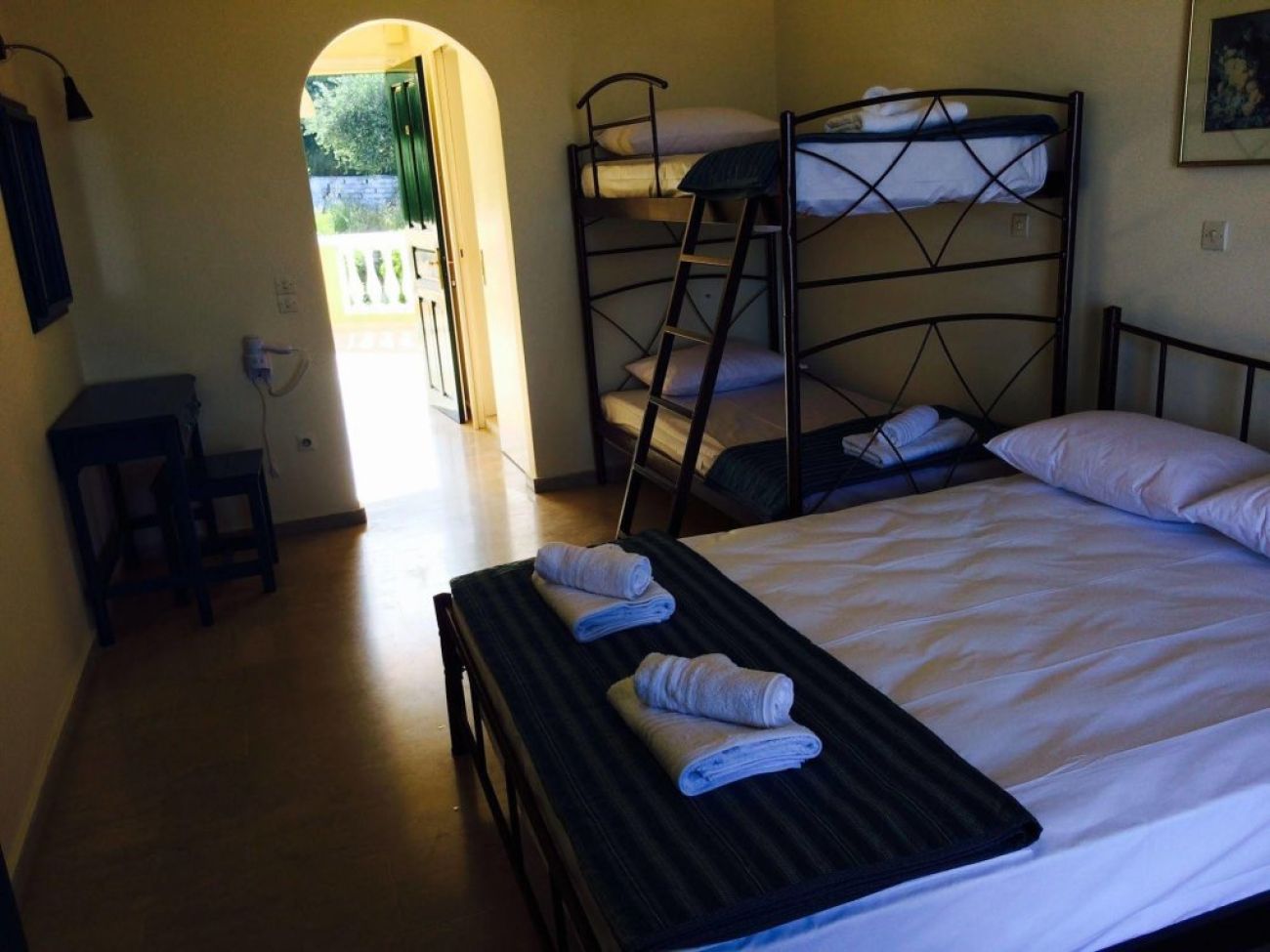 Avra Sea View Paradise Pool Aparthotel 3*