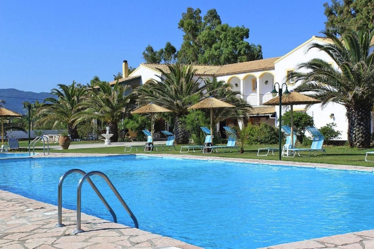 S & C Kosmos Beach Hotel