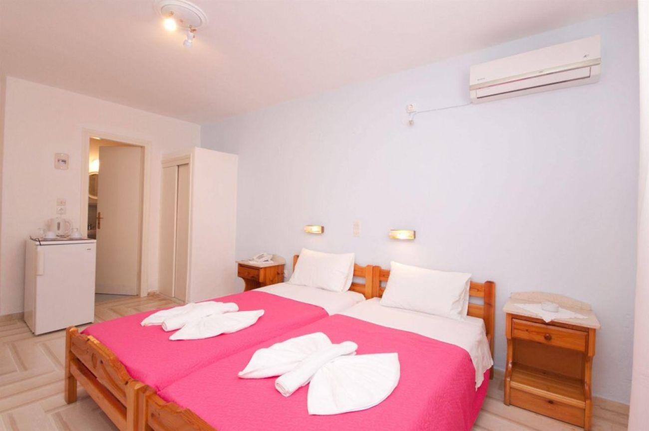 Marinos Hotel 2*
