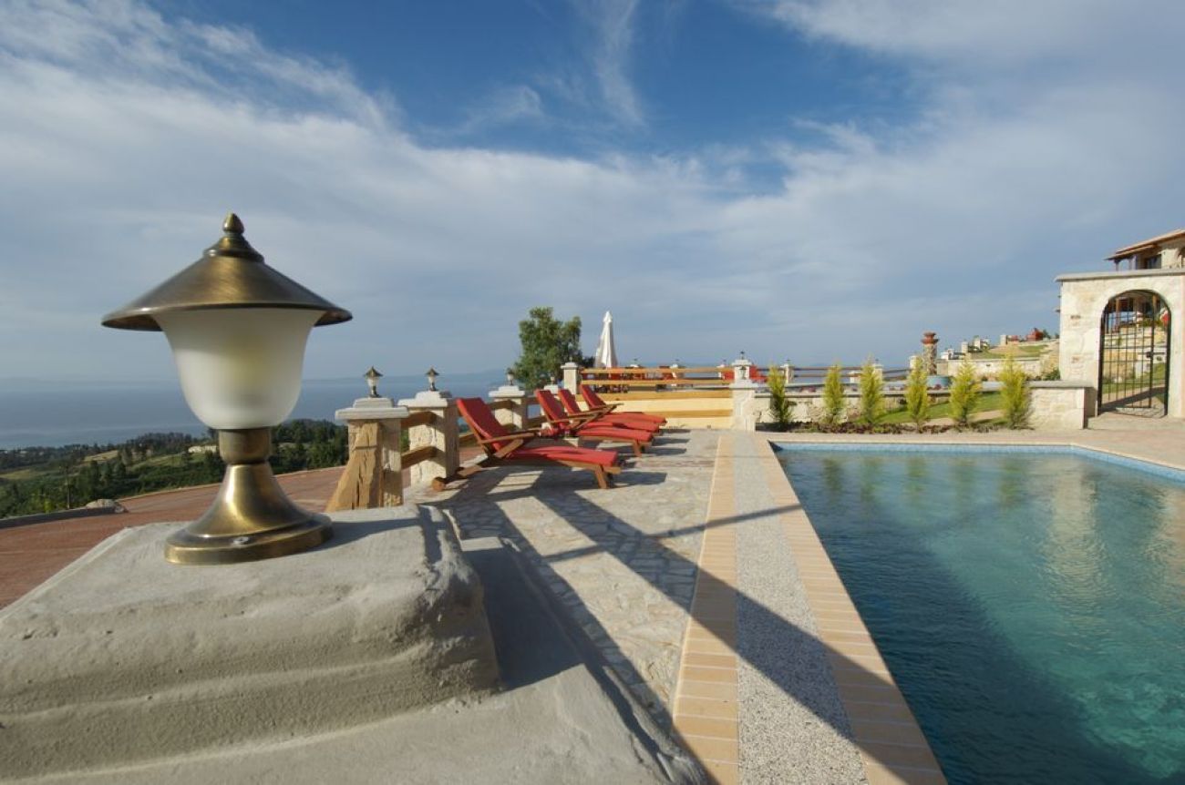 Akritas Ef Zin Villas & Suites