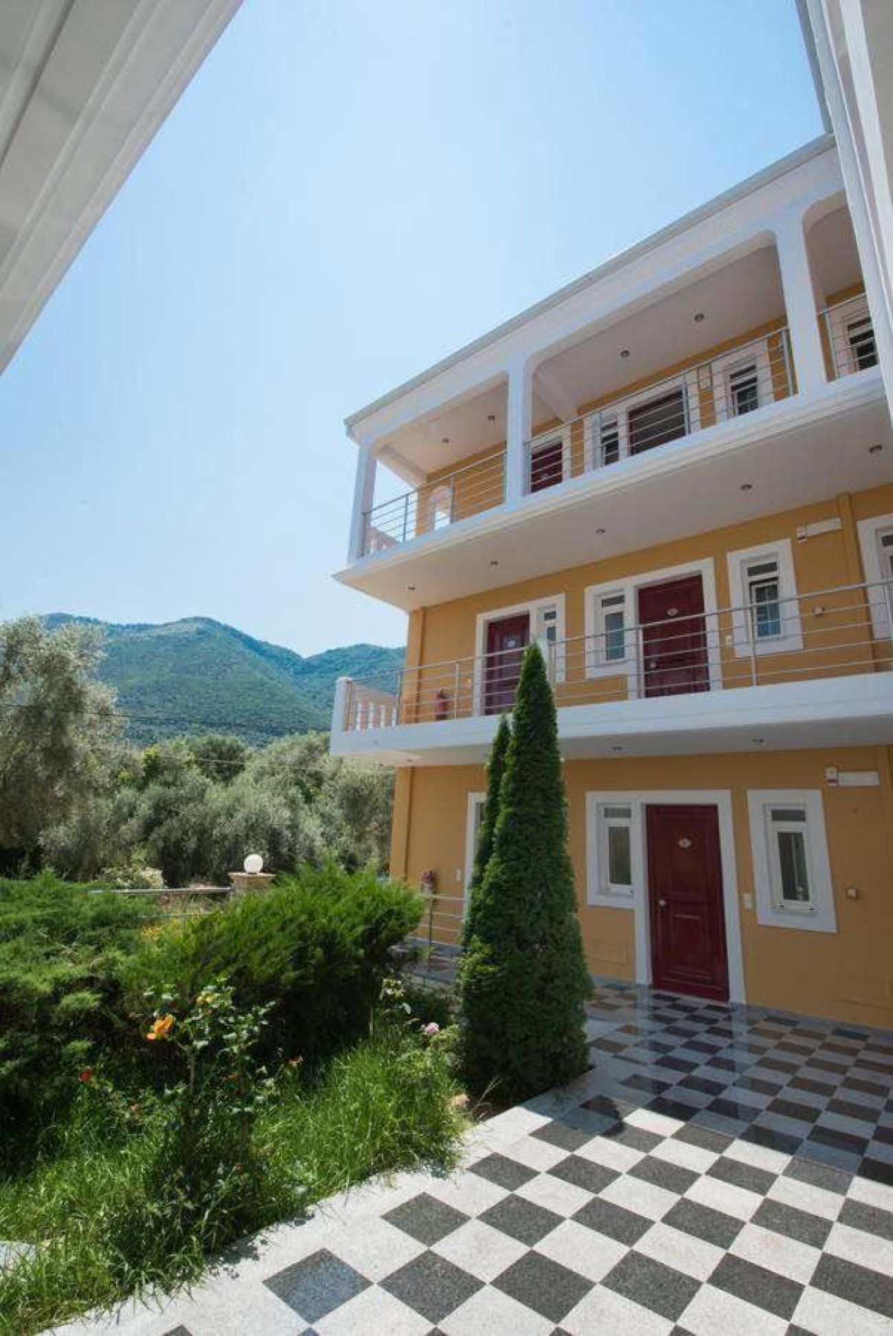 Summertime Inn 3*