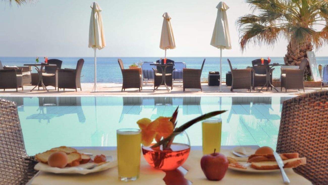 Belussi Beach Hotel & Suites 4*