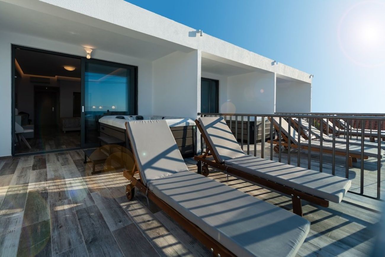 Mandala Seafront Suites 3*