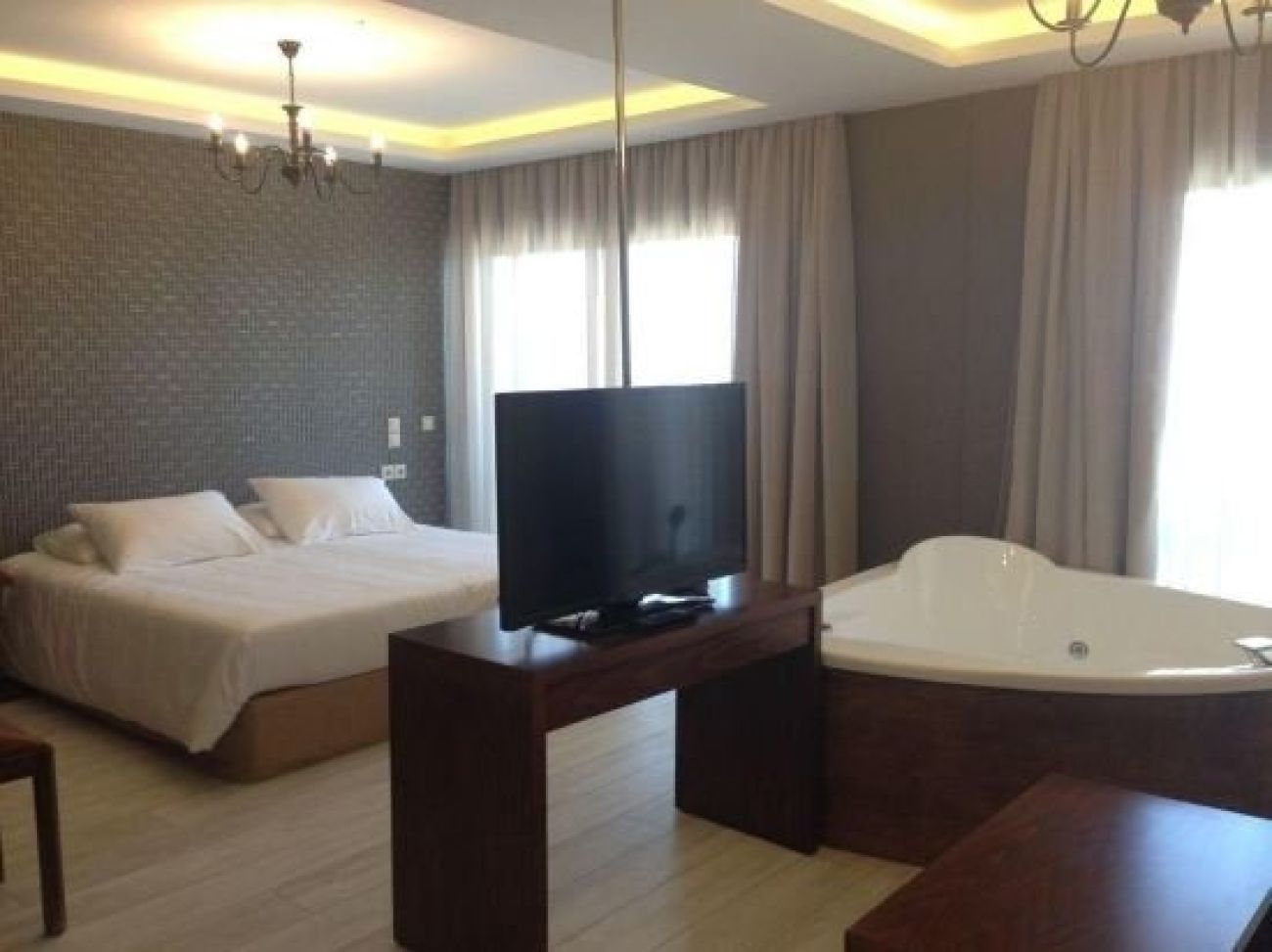 Elegance Luxury Executive Suites 5*