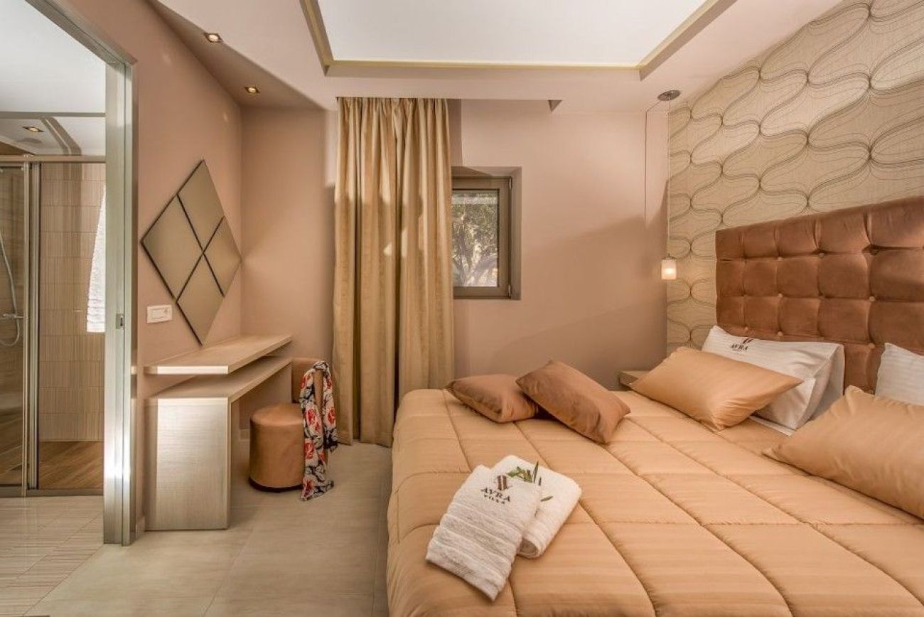 Avra Villa 5*