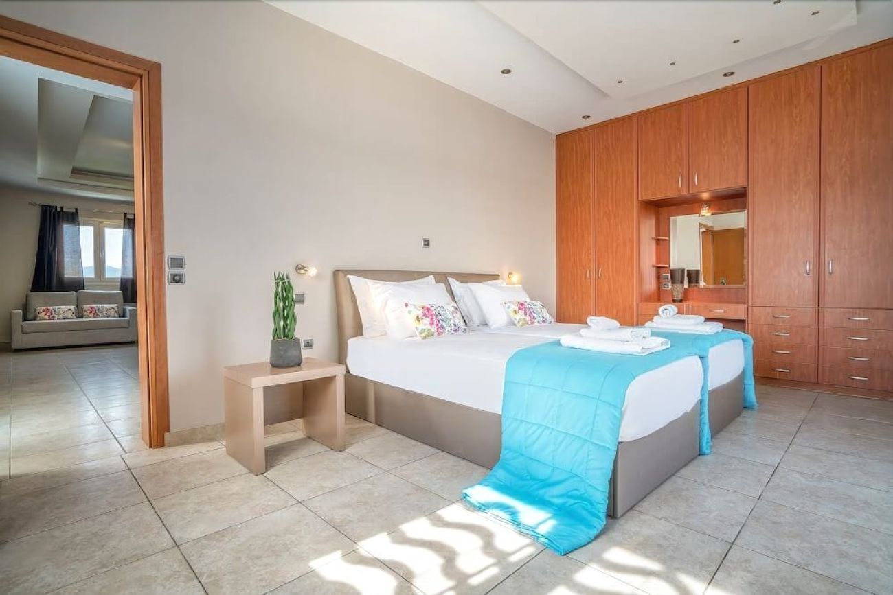 Ostria Luxury Villa 4*