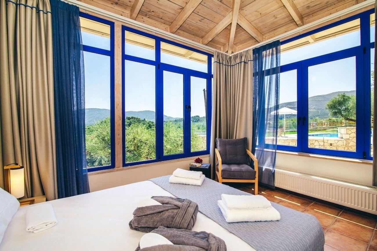 VILLA VAKIS 3*