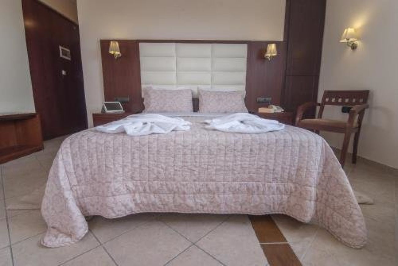 Almira Mare 4*