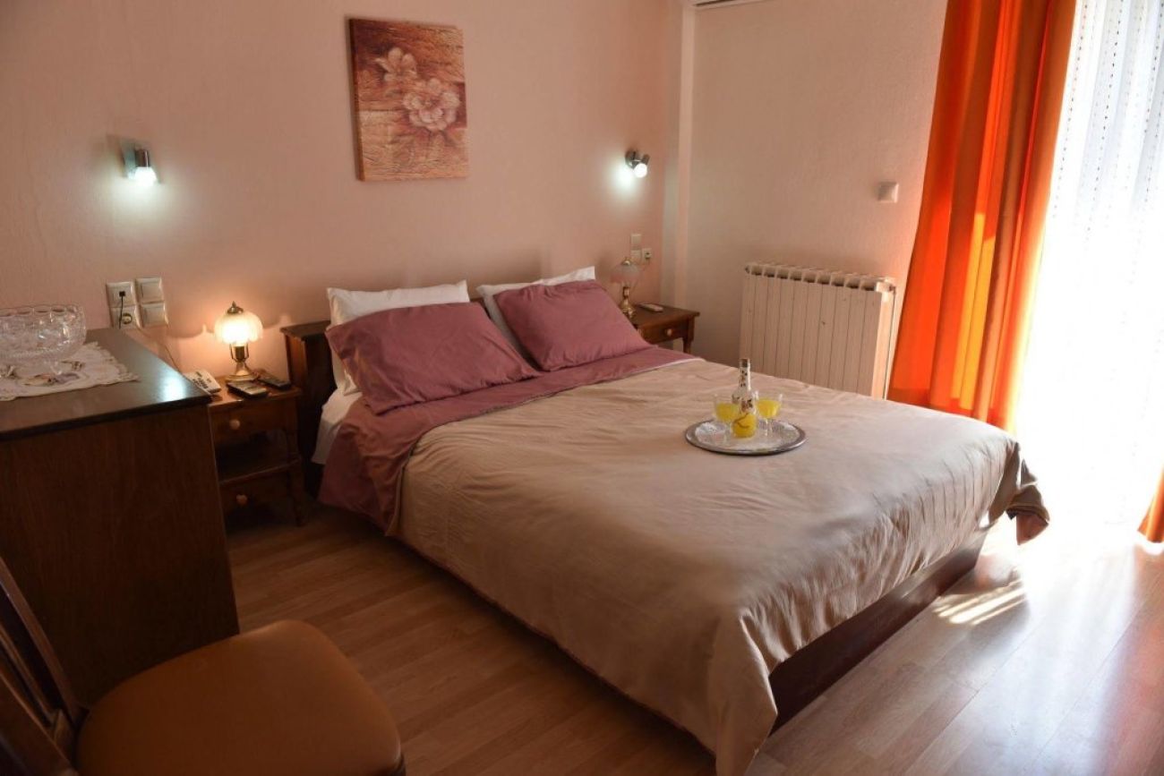40 Platania Hotel 2*