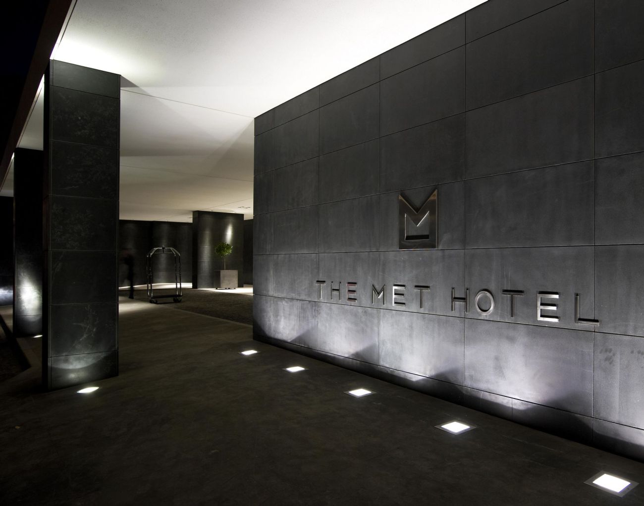 The Met Hotel 5*