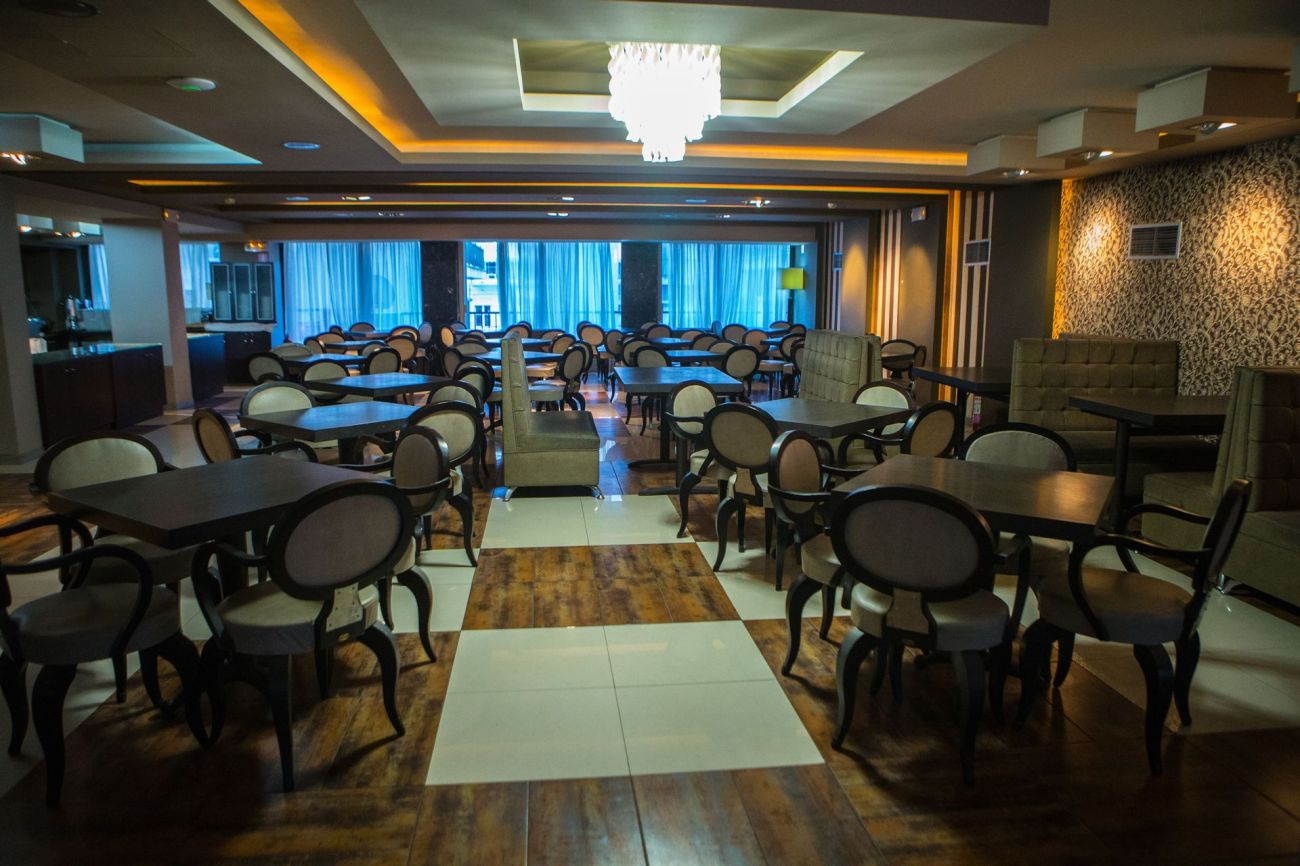 Metropolitan Hotel 4*