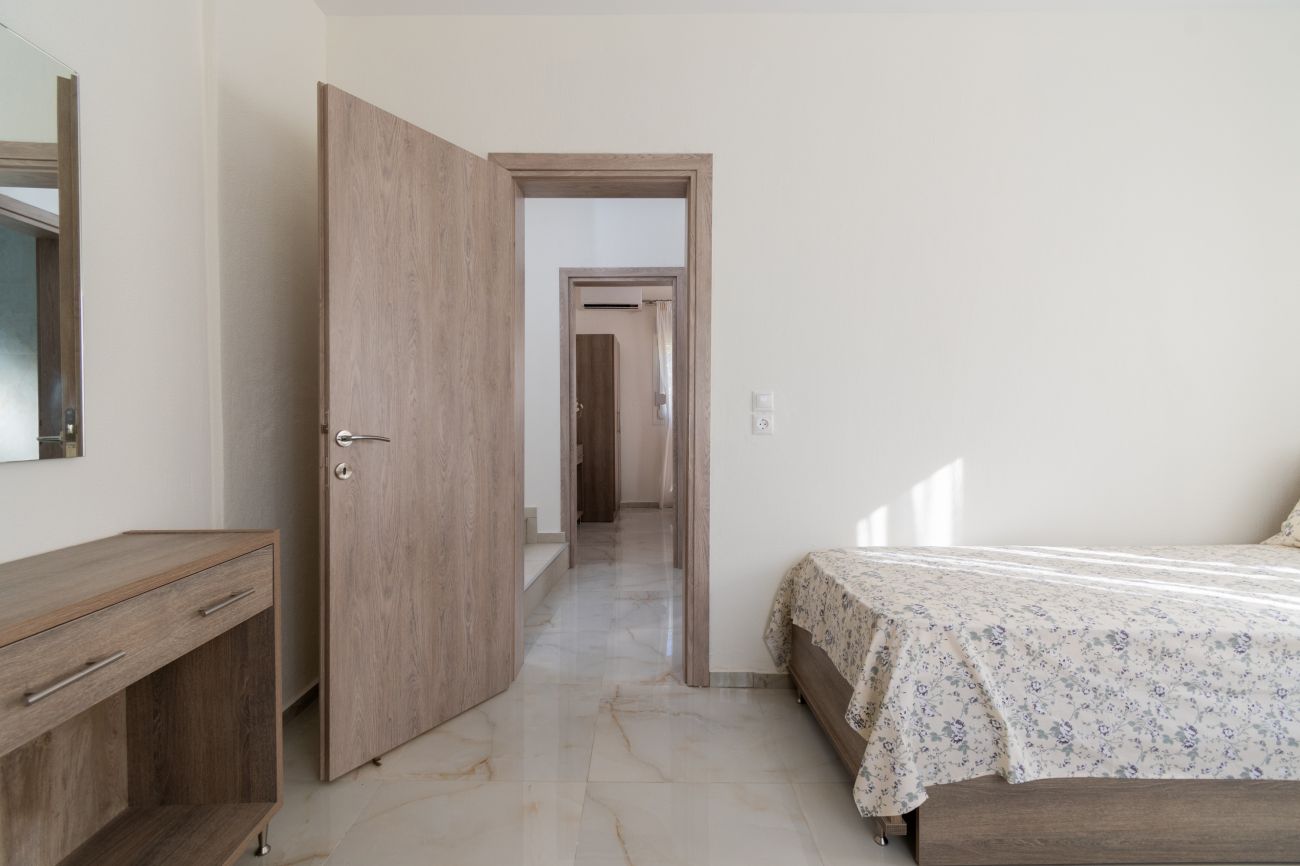 Paradise House 2*