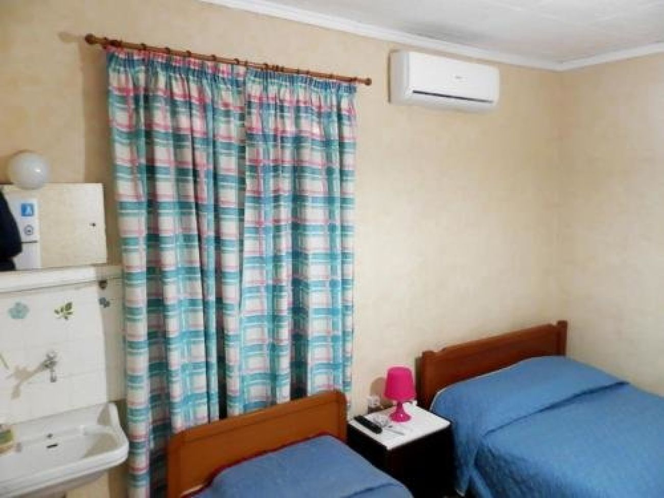 Akanthos Hotel 1*