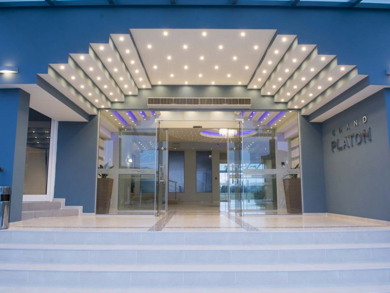 Grand Platon Hotel 4*