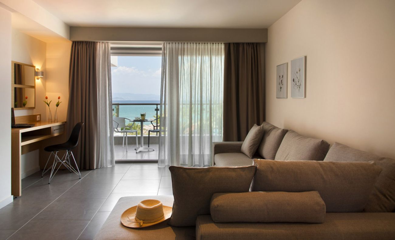 Ostria Sea Side Hotel 4*
