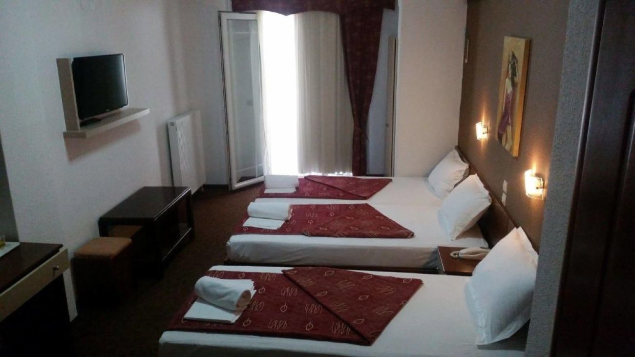 Hotel Akropol 3*